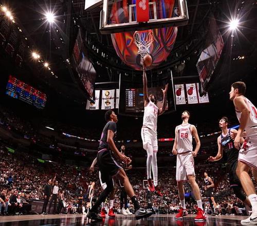 湖人签下凱,斯勒引发对,年首轮选秀,Nba篮球即时比分,NBA篮球比分,NBA赛事数据,NBA比赛信息,篮球赛事平台